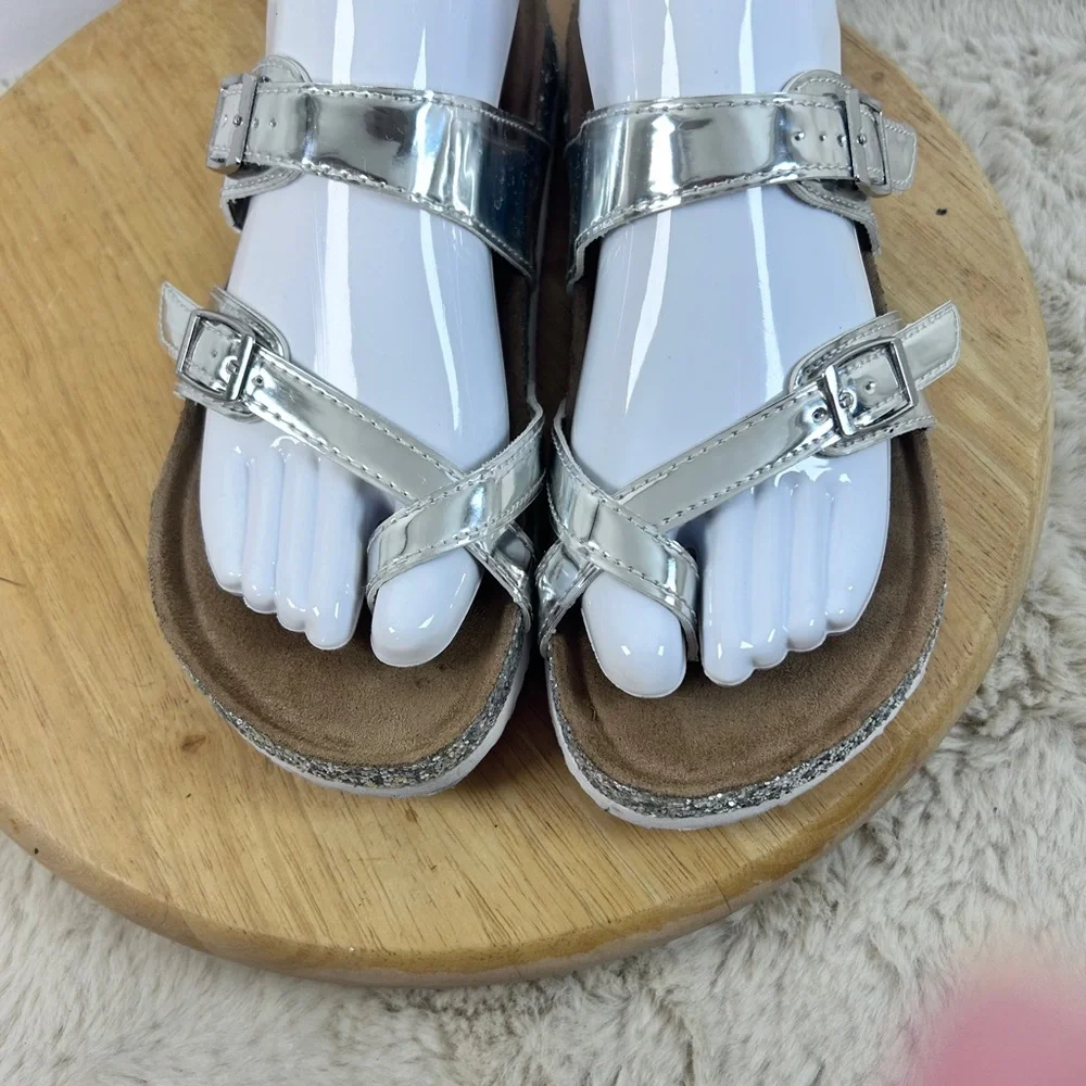 Wonder Nation Chrome Silver Sandals Comfortable and Stylish‎ youth 5 women’s 7